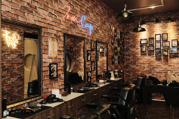 Khám phá chuỗi cửa hàng cắt tóc trendy của chàng trai trẻ Lê Viết Tài